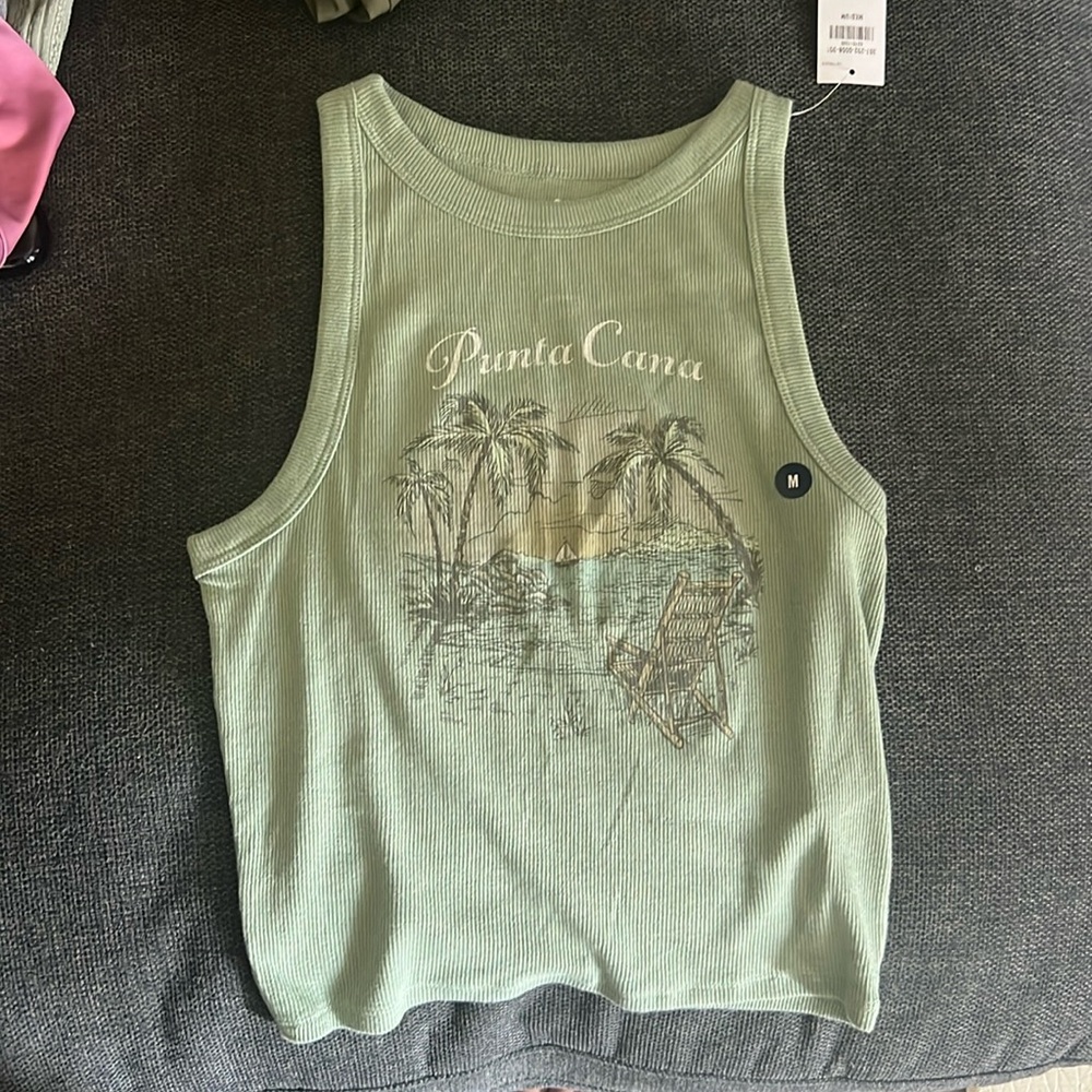 Hollister size medium